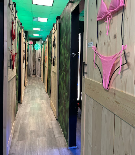 AF1QipNMT2nMtxw1io-r_MLroF9BLsCKdcWKDqC8G3W7=w800-h500-k-no