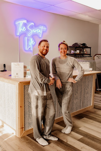 AF1QipNguuLT6rYKmvLjvt6--qQ-ssDdbGSezX5nZluL=w800-h500-k-no