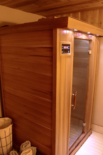 AF1QipPwu_uRWG-TvrC_IJfBPWpOCb0VV0gk3AgyLbDr=w800-h500-k-no